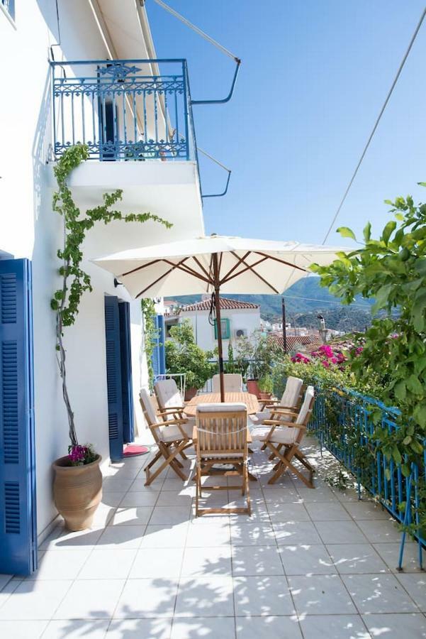 Aquarella-Stylish Veranda Apartment In Centre Of Poros Town Eksteriør bilde